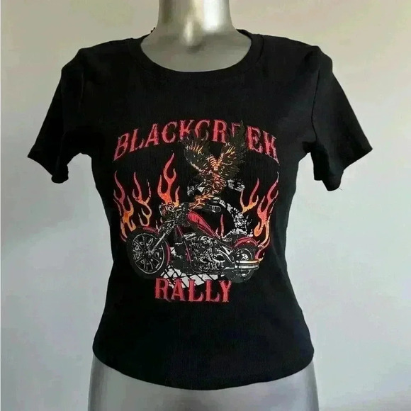 Free 🆕Graphic Biker Crop T-Shirt - Picture 7 of 16